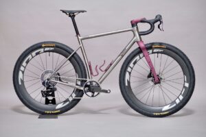 Modern gravel bike with durable frame and wide tyres for off-road adventures.